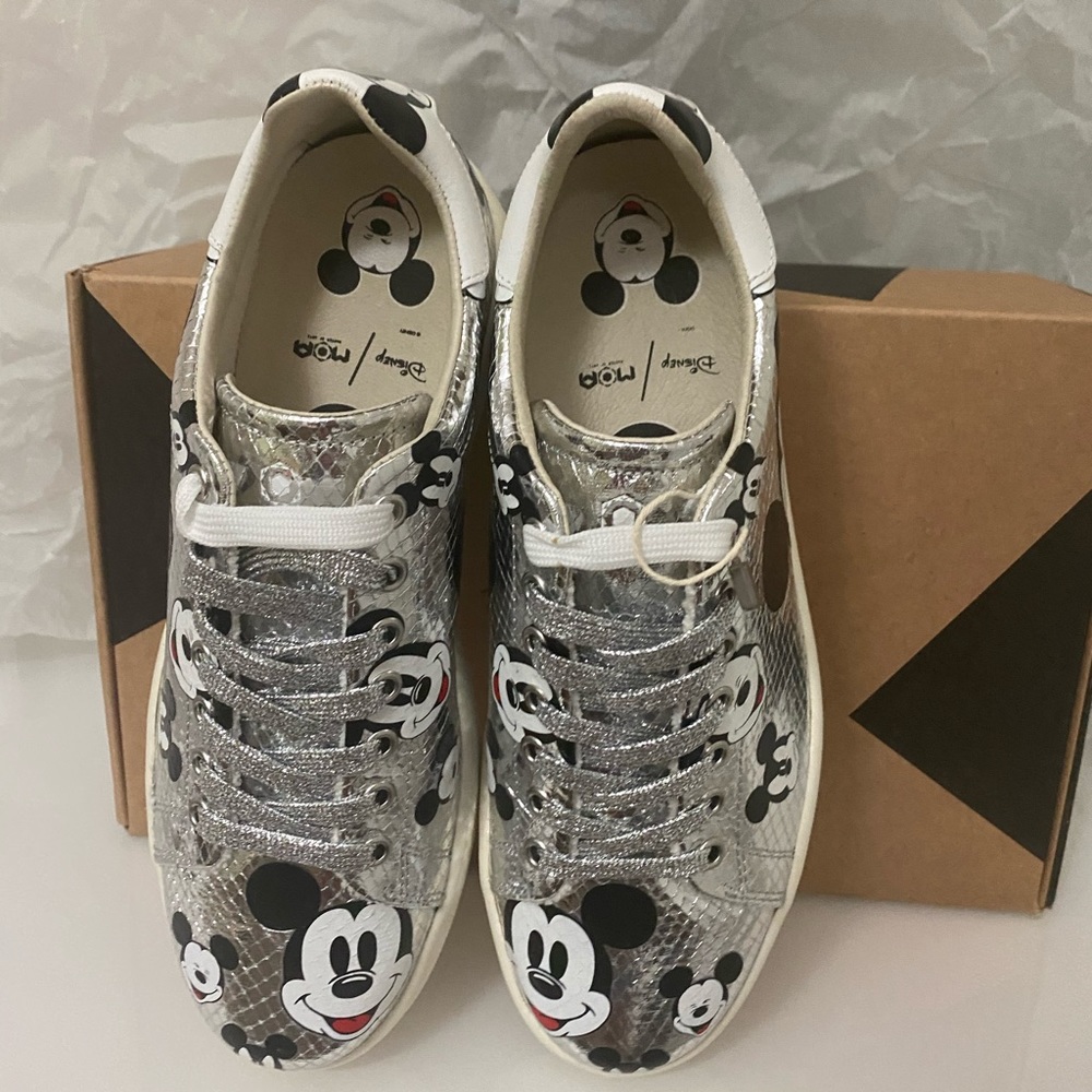 Moa Master of Arts Mickey Mouse 🐭 sneakers.